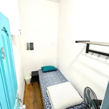 ホステル Parque *